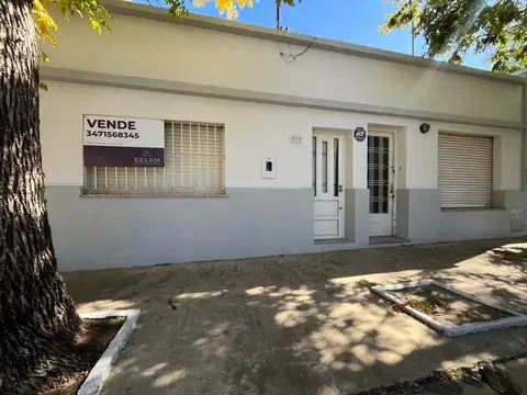 VENTA/ PERMUTA- Casa con local comercial y dos galpones, sobre lote de 572 m2- Cañada De Gómez, Sant