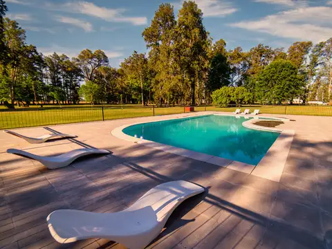 Venta Casa en Construcción | Evalúa Permuta | 4 amb | 2 baños | Barrio Polo | Tres pinos