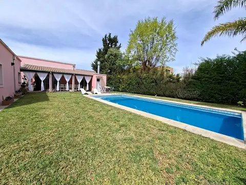 Casa en Venta con 1 cochera