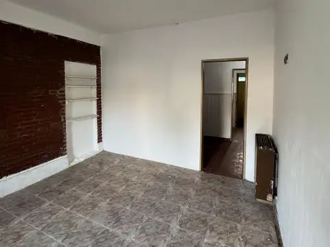 Depto Tipo Casa en Alquiler en San Justo, $ 300.000