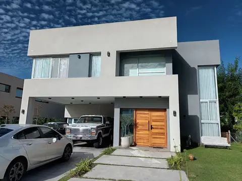 Hermosa casa en venta en Greenville Polo & Resort