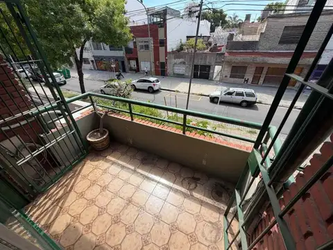 DEPARTAMENTO 3 AMBIENTES CON COCHERA SEMIPISO