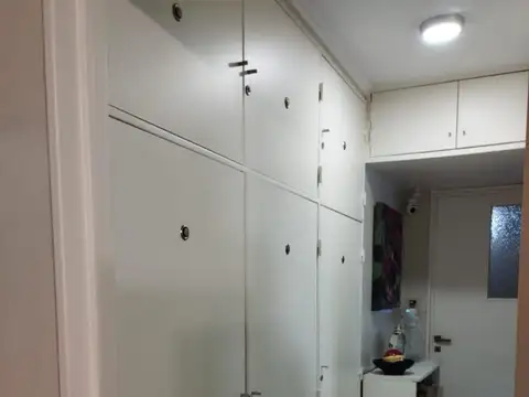 Marconi 600, Piso 8