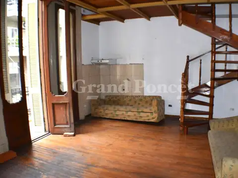 PH de 12 Ambientes con Terraza y Entrada Independiente