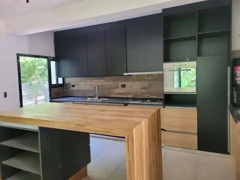 VILLA WARCALDE CASA 3DORM 240 MTS2. A ESTRENAR.