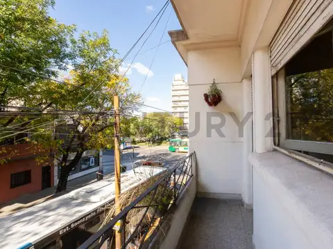 Excelente oportunidad de PH en el corazón de Villa Devoto. Apto crédito. Permuta