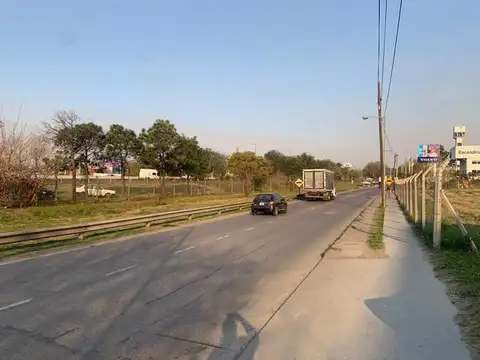 Unico frente de 100 ML  sobre Autopista para crear actividad logistica, comercial con gran imagen
