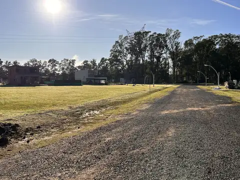 Terreno en Venta Pueblo Esther Barrio Cerrado Brisanova 300m2 Gas Natural habilitado