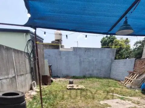 Casa 3 ambientes con 1 baño