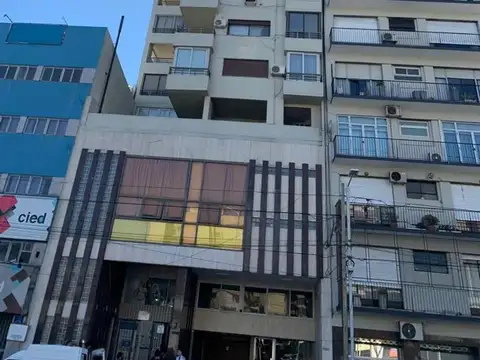 Av Pres Bartolome Mitre 2060 , Piso 7