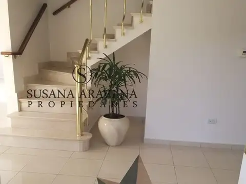 Casa en Alquiler de 4 dormitorios