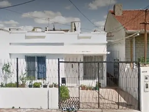 CASA 2 FLIAS CON GALPON EN VENTA VILLEGAS 5300 VILLA DOMINIC