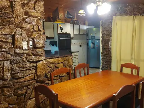 Casa 5 ambientes con 3 baños