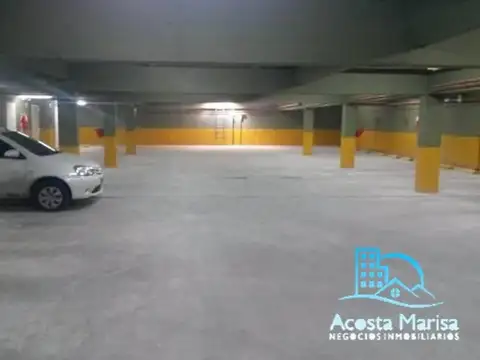 Cochera en Venta con acceso Ascensor
