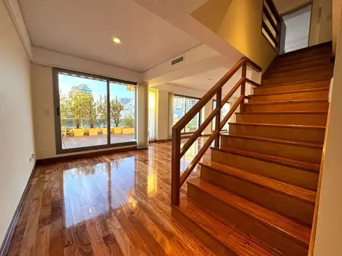 Departamento en Venta con 3 cocheras