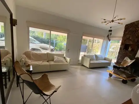 Casa en Alquiler Temporal en Playa Mansa, USD 15.000