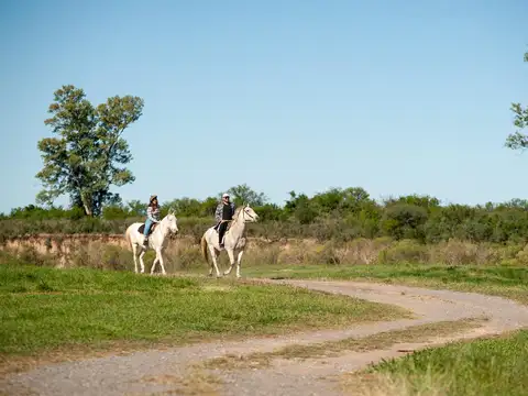 Dos terrenos en Solares Norte - Pueblo Carcaraes
