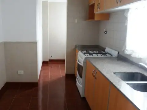 Departamento en Alquiler en Caseros, $ 800.000