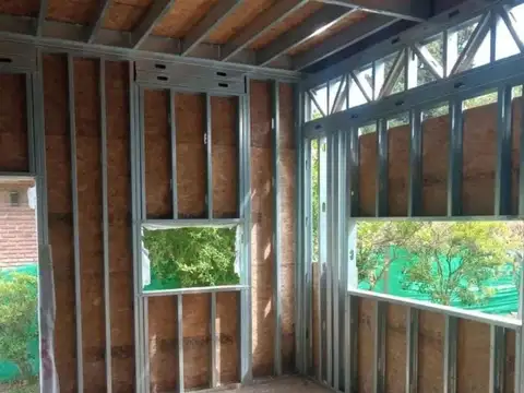 Casa 4 ambientes con 2 baños