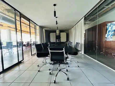 Oficina en Alquiler con 10 cocheras