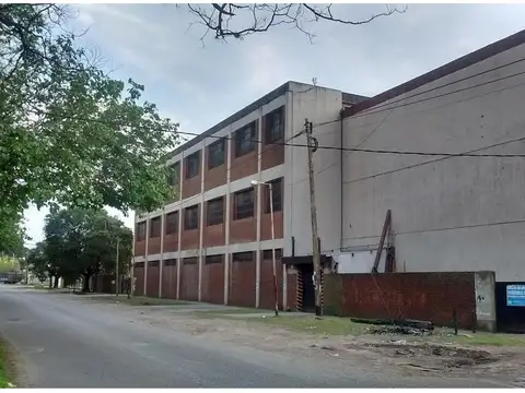 Galpon en Venta 70  mts Frente