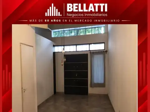 CASA EN PROPIEDAD HORIZONTAL. 5 AMBIENTES. 3 BAÑOS. LOCAL