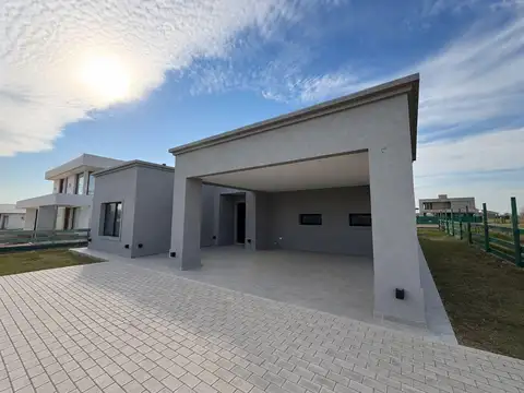 EL REBENQUE CASA DE 4 AMBIENTES EN VENTA A ESTRENAR  CANNING
