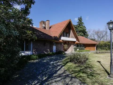 Casa en venta en Tortugas C.C.  -5 dormitorios -