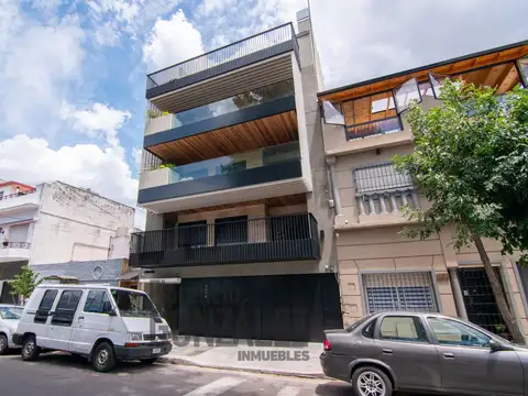 VENTA SEMIPISO 2 AMBIENTES CON BALCON Y PARRILLA