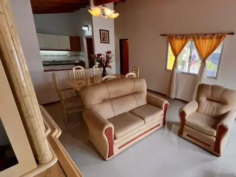 Casa en venta  La Reja con pileta