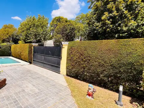 Casa tipo quinta en venta en La Reja – lote de 330 m² con pileta