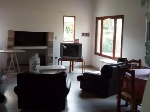 Casa 3 ambientes con 2 baños