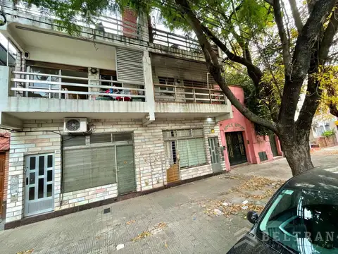 Cerrito al 100. PH con terraza.