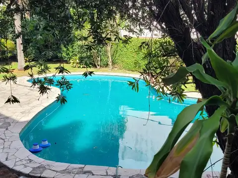 Departamento de 3 ambientes con patio 