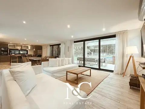 Casa 5 ambientes con 3 baños