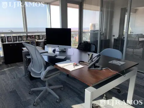 Oficina en Venta con 2 cocheras