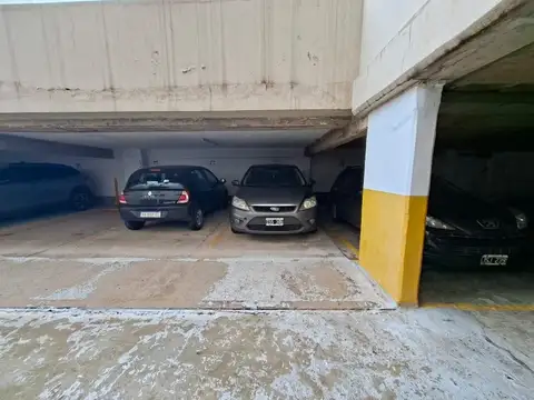VENTA COCHERA EN B° GRAL PAZ EN EDIF MARTINICA VII