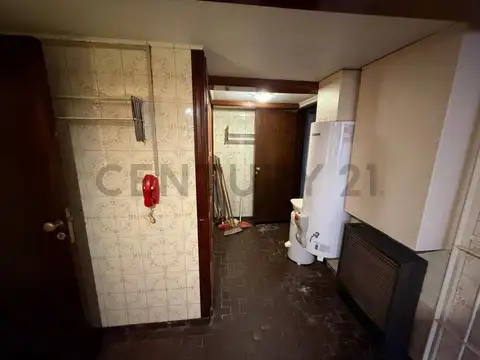 Oficina 5 ambientes con 4 baños