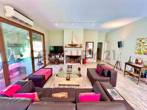 VENTA QUINTA 4 AMBIENTES CAMPOS DE RODRIGUEZ PILETA APTA CREDITO