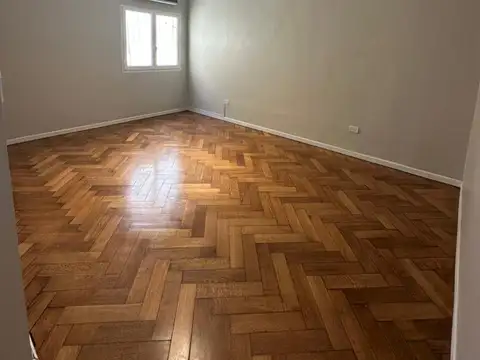 ¡EXCLUSIVO! 3 AMBIENTES REFACCIONADO CON DEPENDENCIA