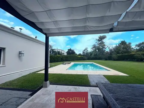 Casa 7 ambientes con 5 baños