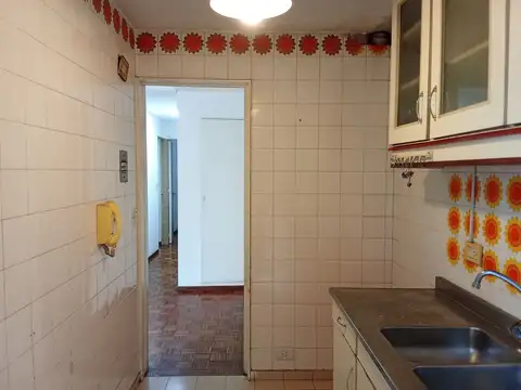 Departamento 3 ambientes al frente con balcón en alquiler