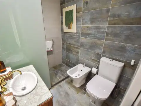Casa 5 ambientes con 2 baños