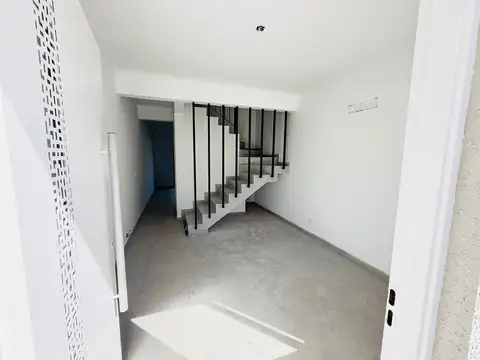 Depto Tipo Casa en Venta en Centro, USD 120.000