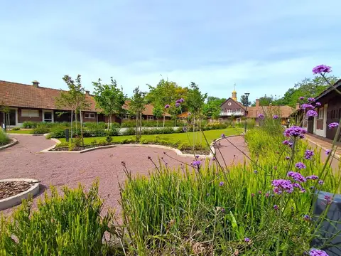 Presidente Derqui 2500