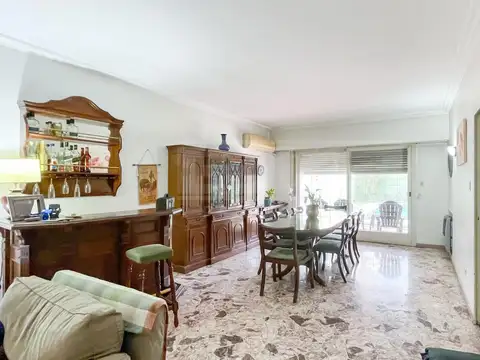 Casa 6 ambientes con 3 baños