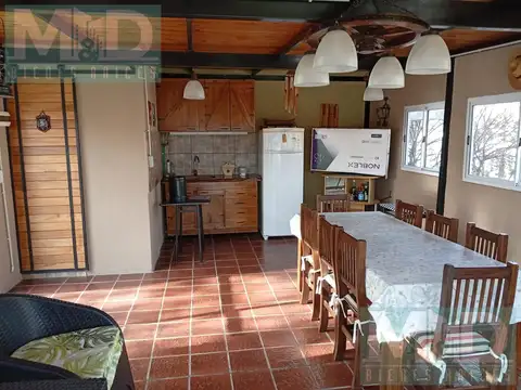 Venta de PH de 3 dormitorios, cochera , dos patios y quincho . Villa Luro