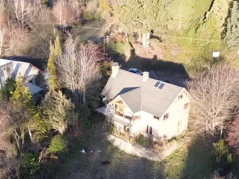 Casa en venta c/ cochera en San Martin de los Andes