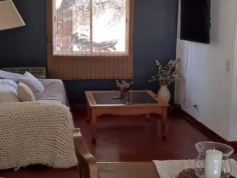 Venta Departamento/ casa con patio y pileta