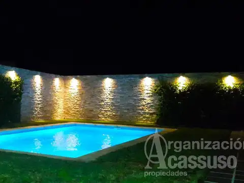 Casa 6 ambientes con 4 baños